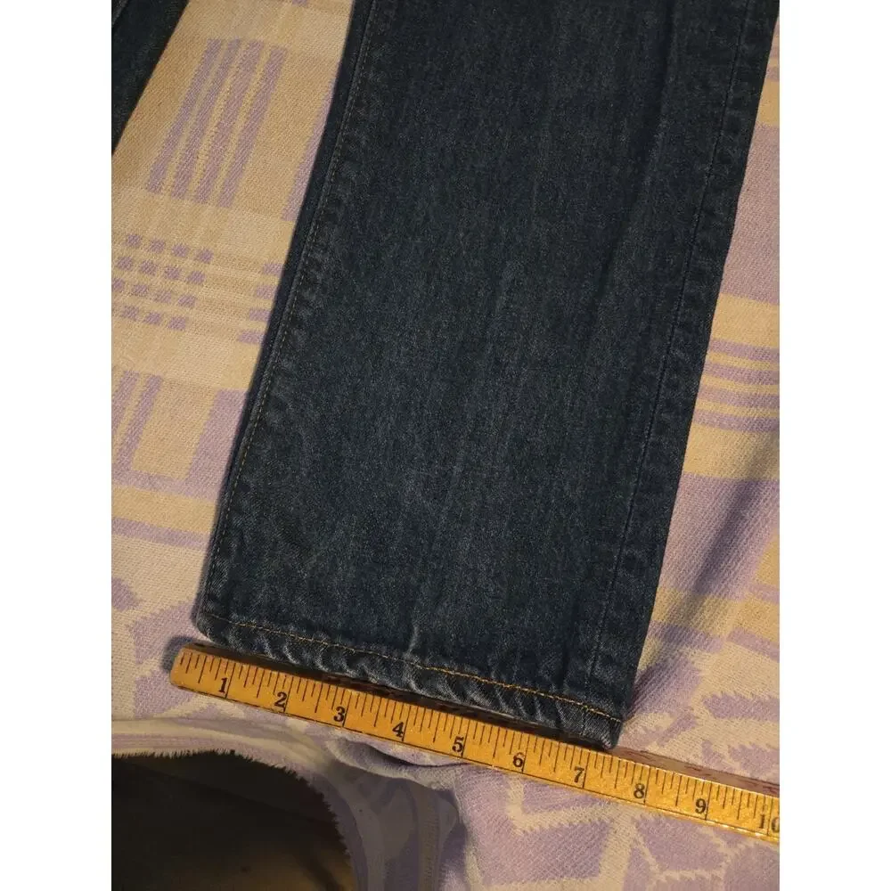 Levis refer measurements